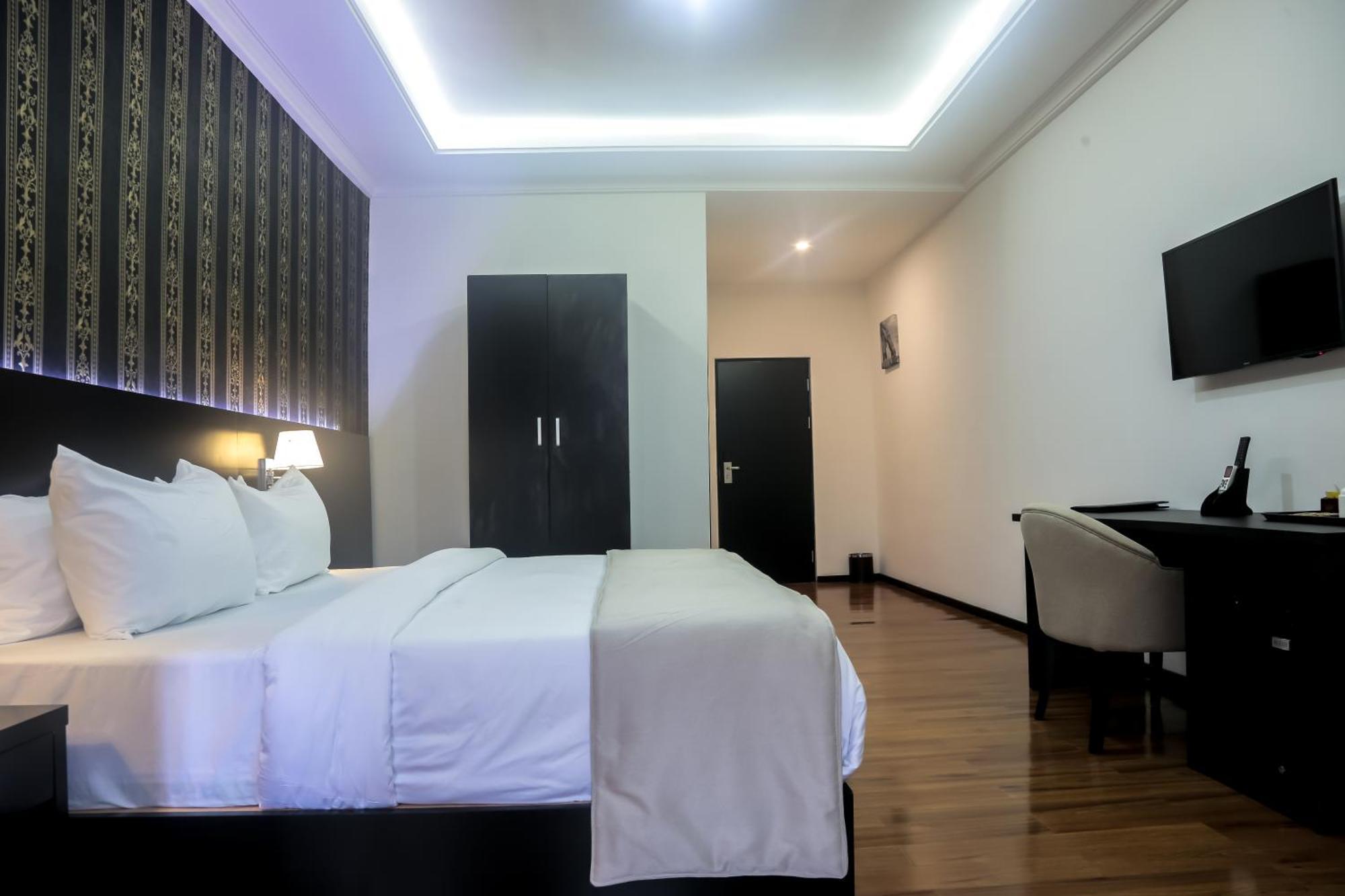 Bon Hotel Ikeja Residence Esterno foto