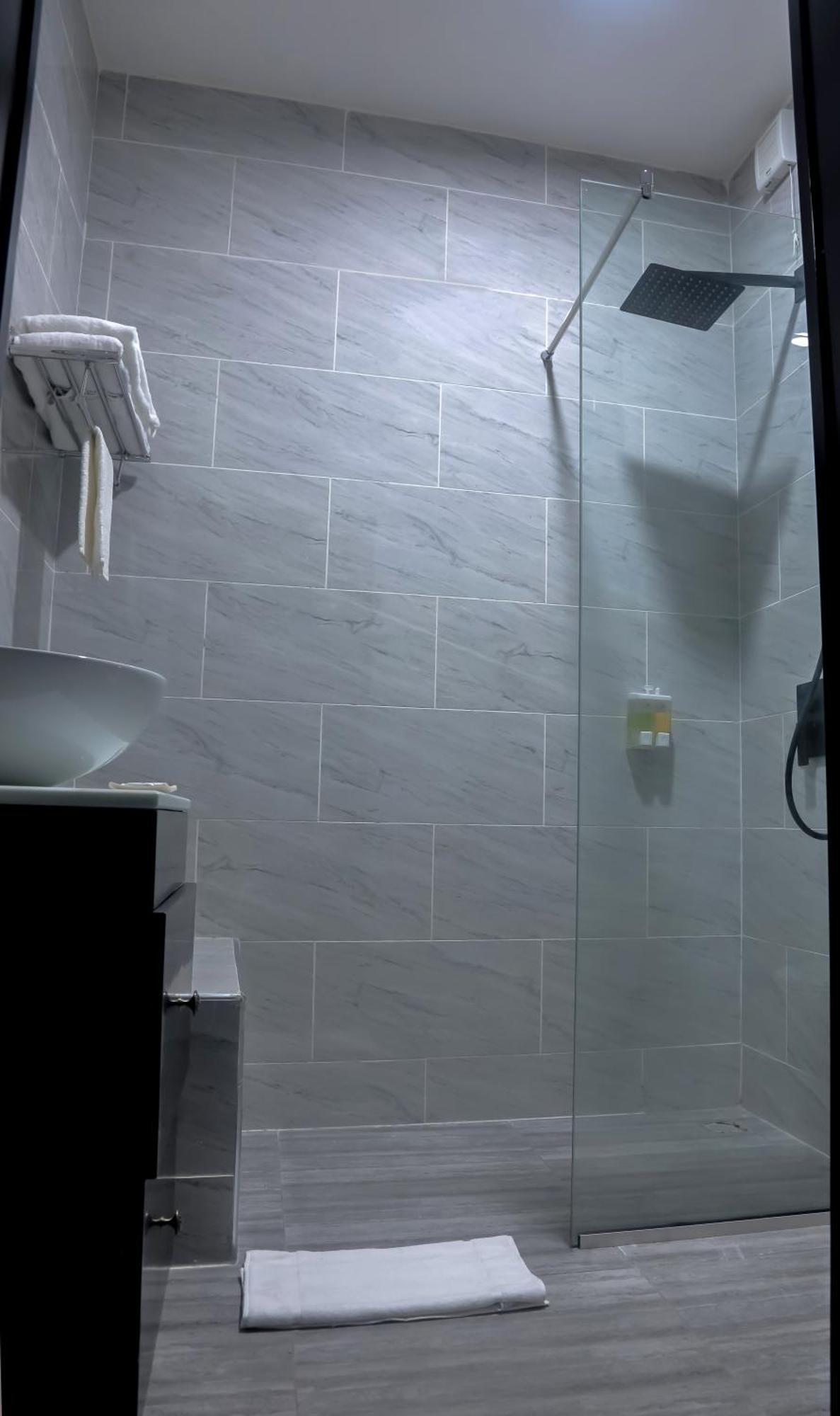 Bon Hotel Ikeja Residence Esterno foto